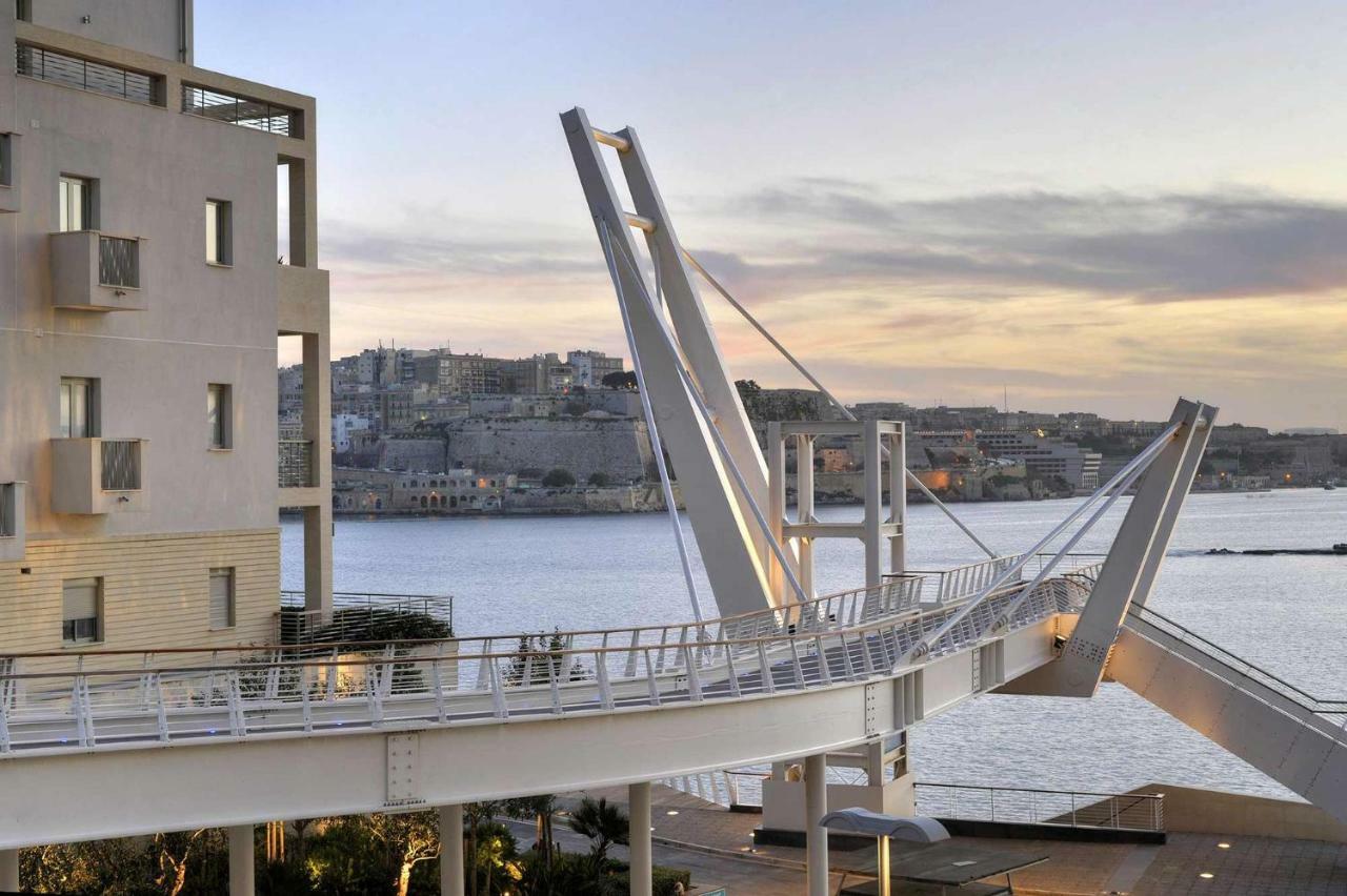 Stylish Seaview Apartment In A Prime Location Sliema Exterior photo