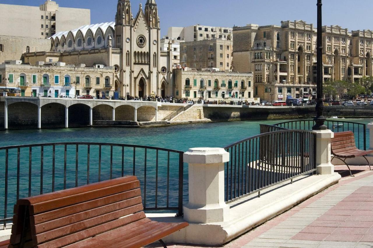 Stylish Seaview Apartment In A Prime Location Sliema Exterior photo