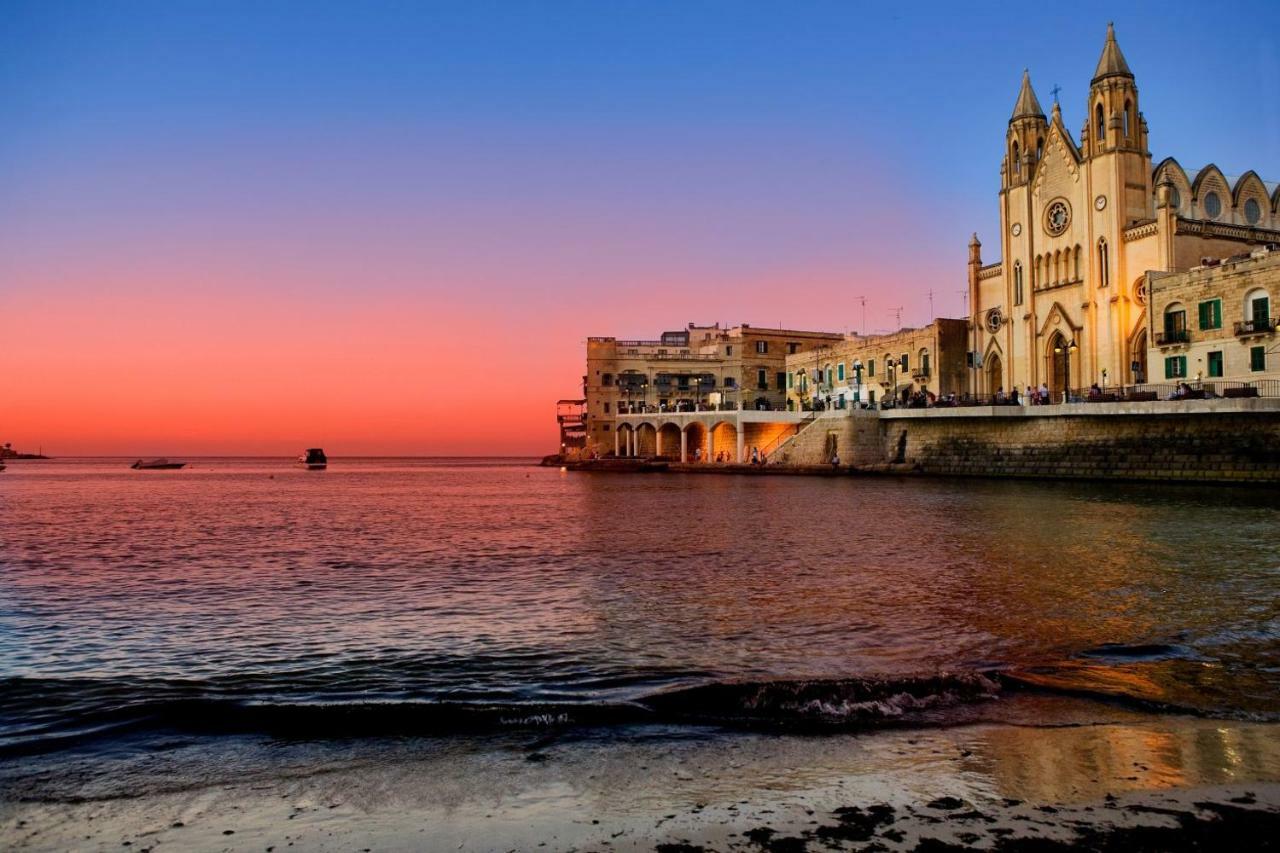 Stylish Seaview Apartment In A Prime Location Sliema Exterior photo